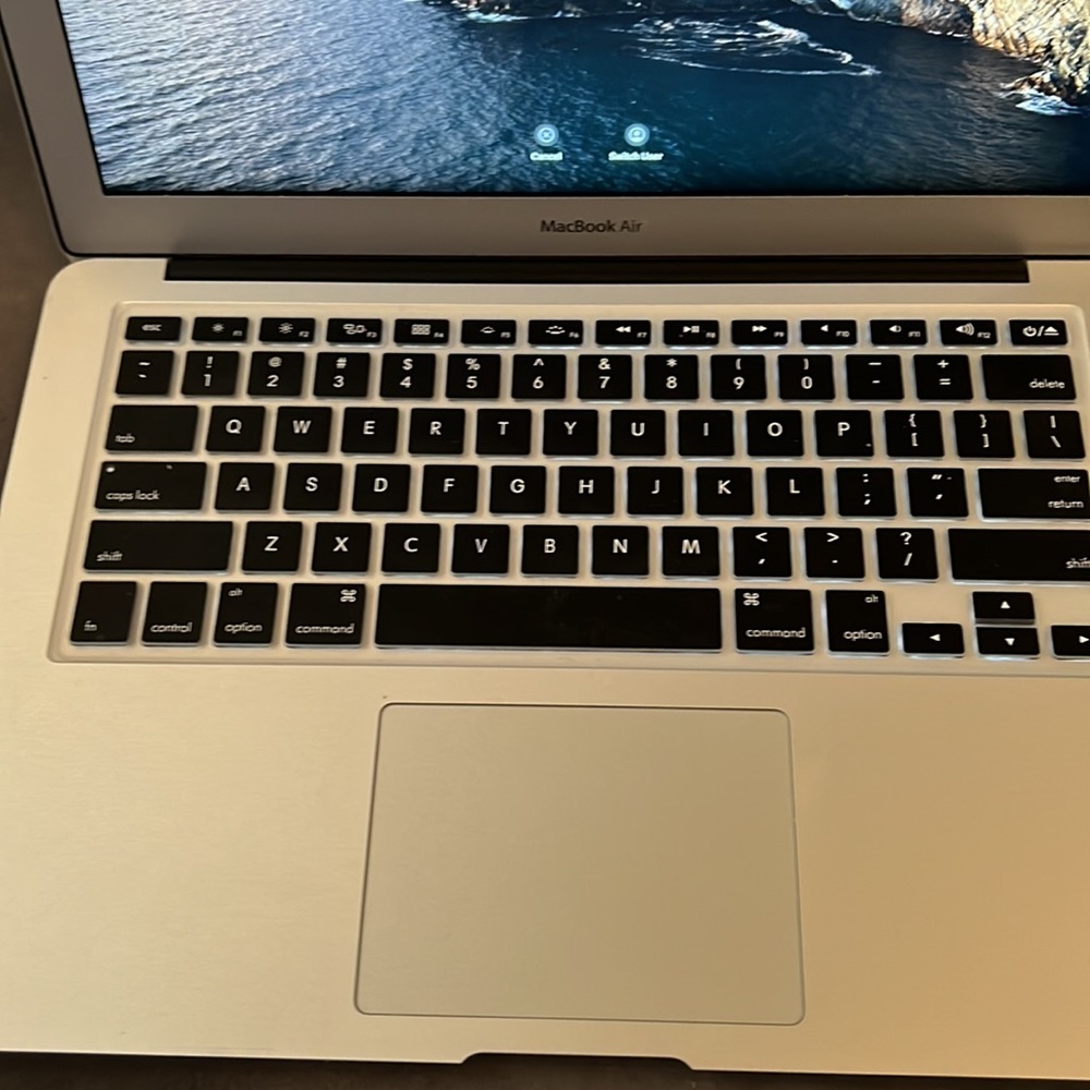Macbook Air - Picture 5 of 7
